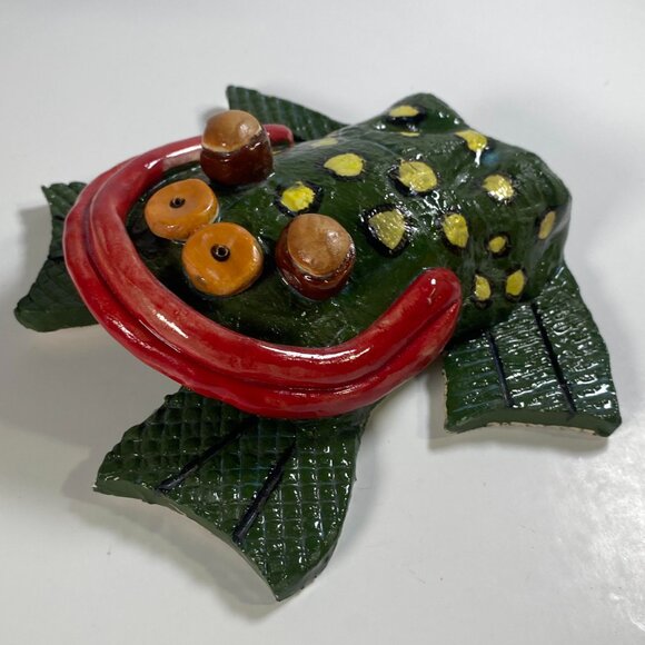 Handmade Ceramic Pottery Green Frog Toad Figurine Cartoony Paperweight Heavy - Picture 6 of 7